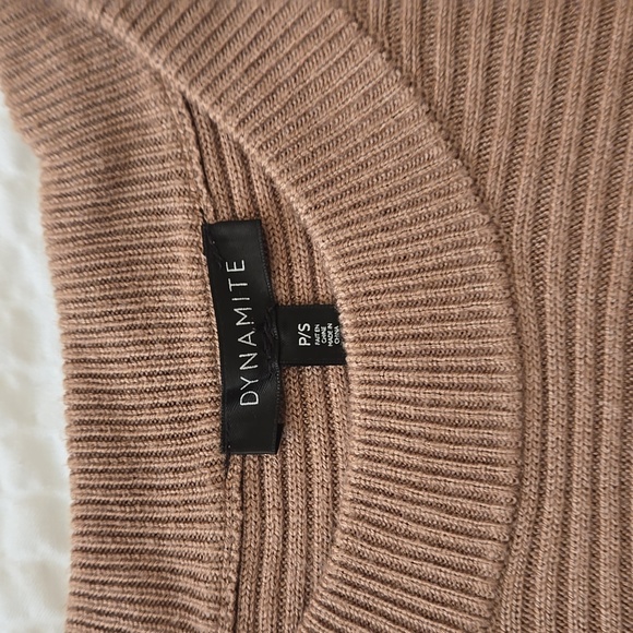 Dynamite Sweater - Picture 2 of 2